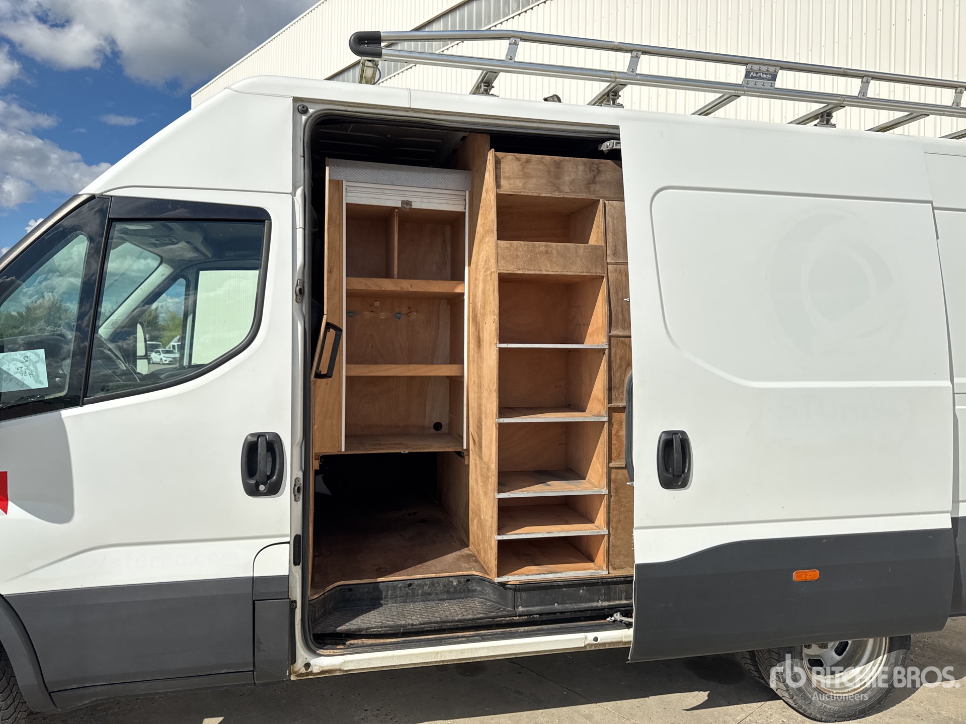 2020 Iveco 35-180