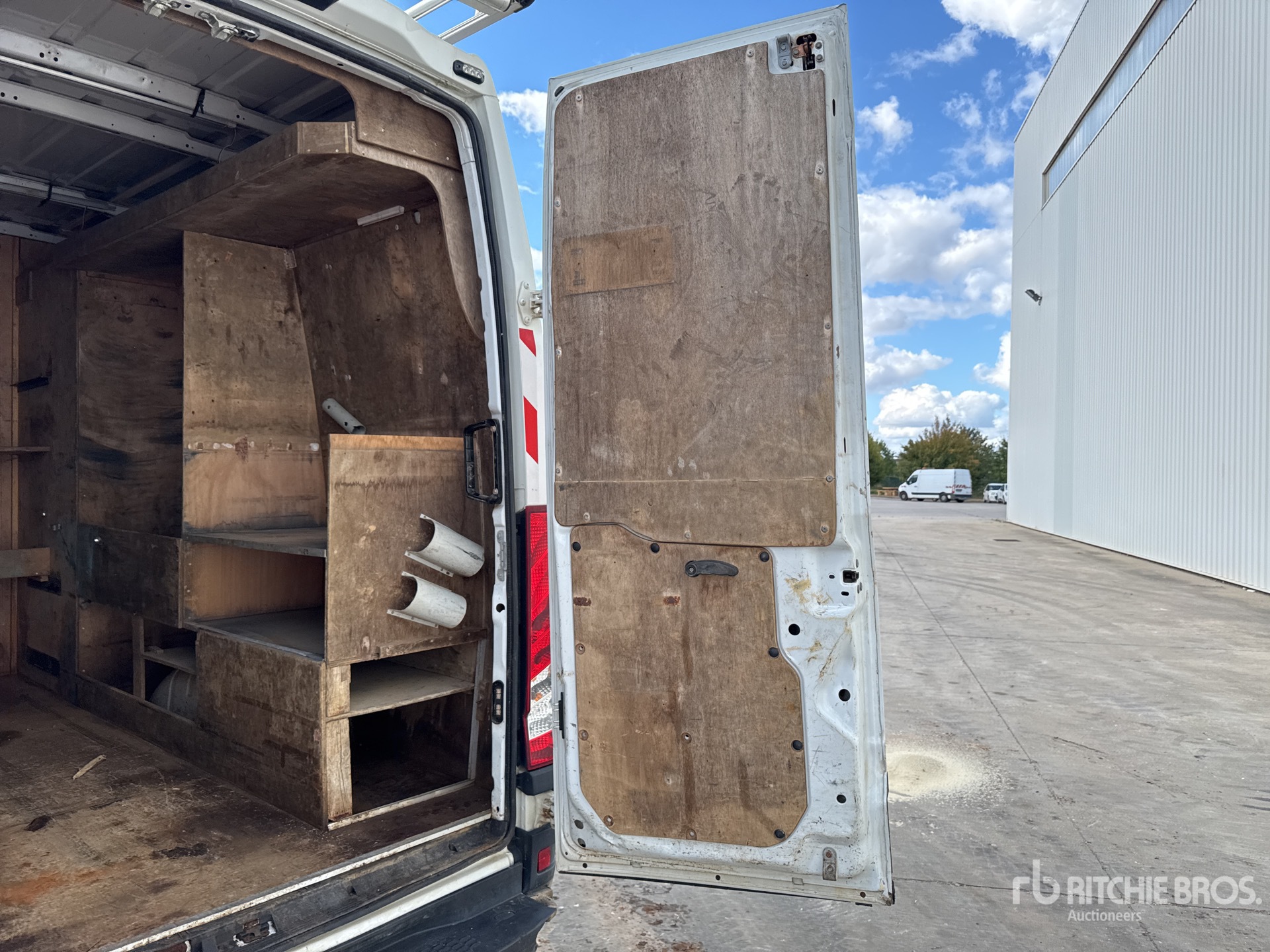 2020 Iveco 35-180