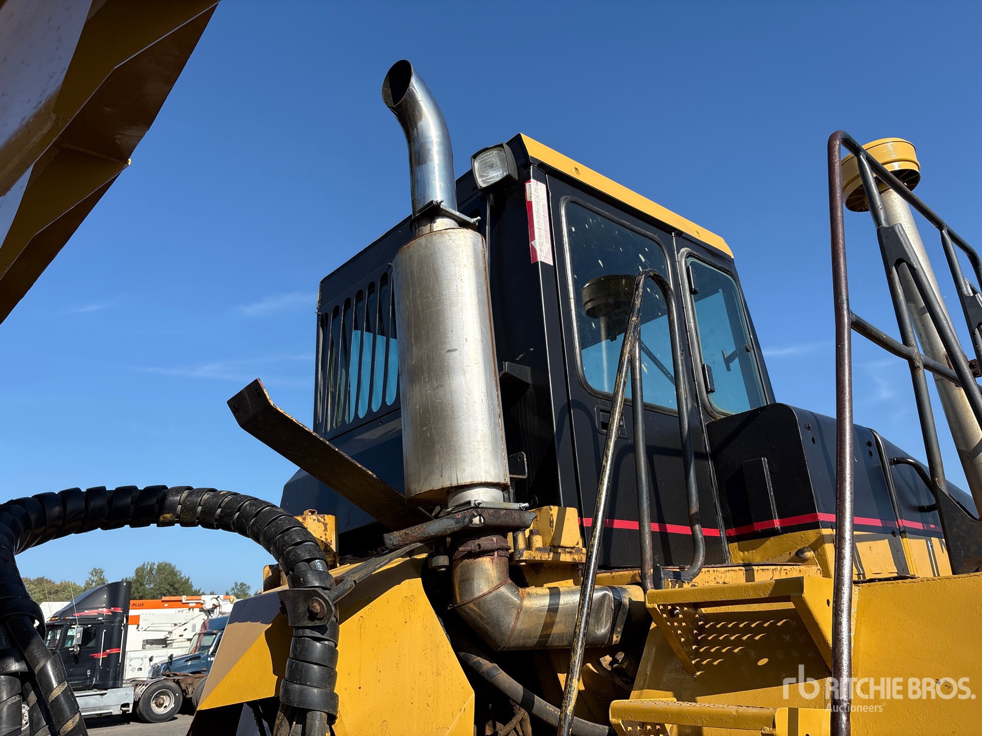 1999 Caterpillar D250E SERIES II