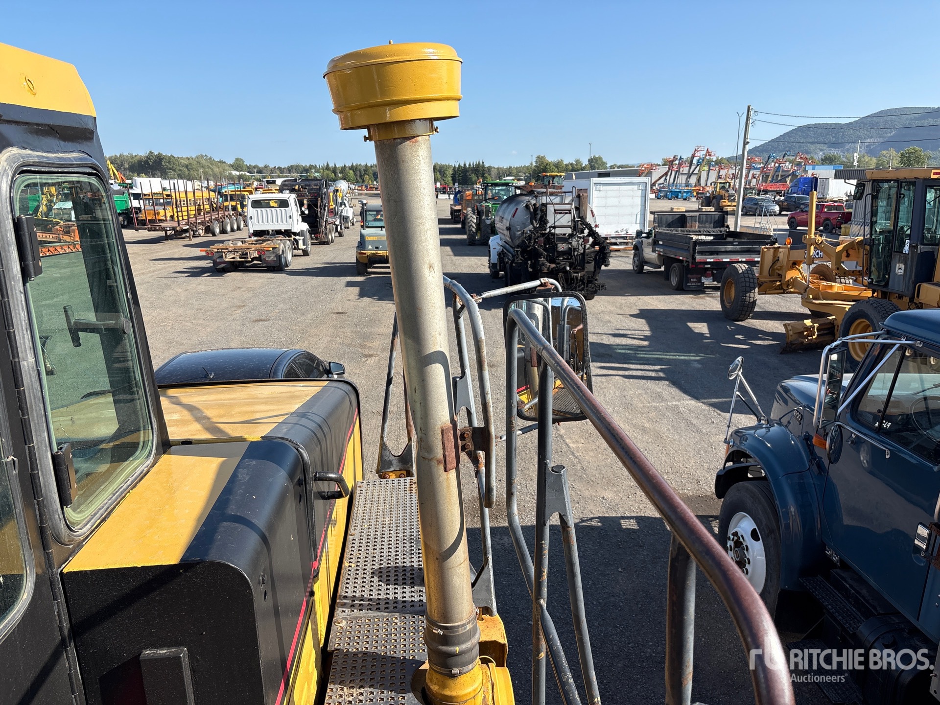 1999 Caterpillar D250E SERIES II