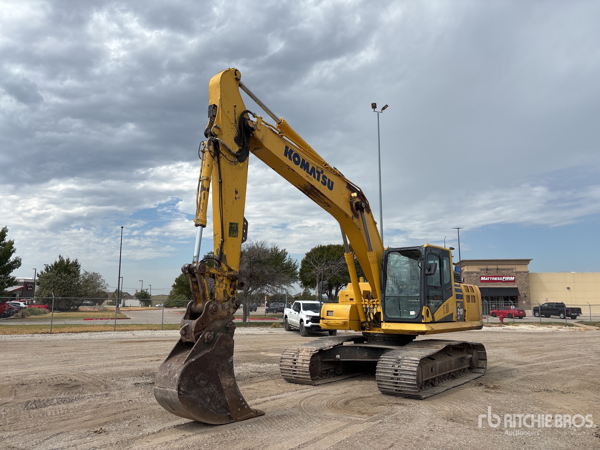 Photo of 2017 Komatsu PC210LC-11