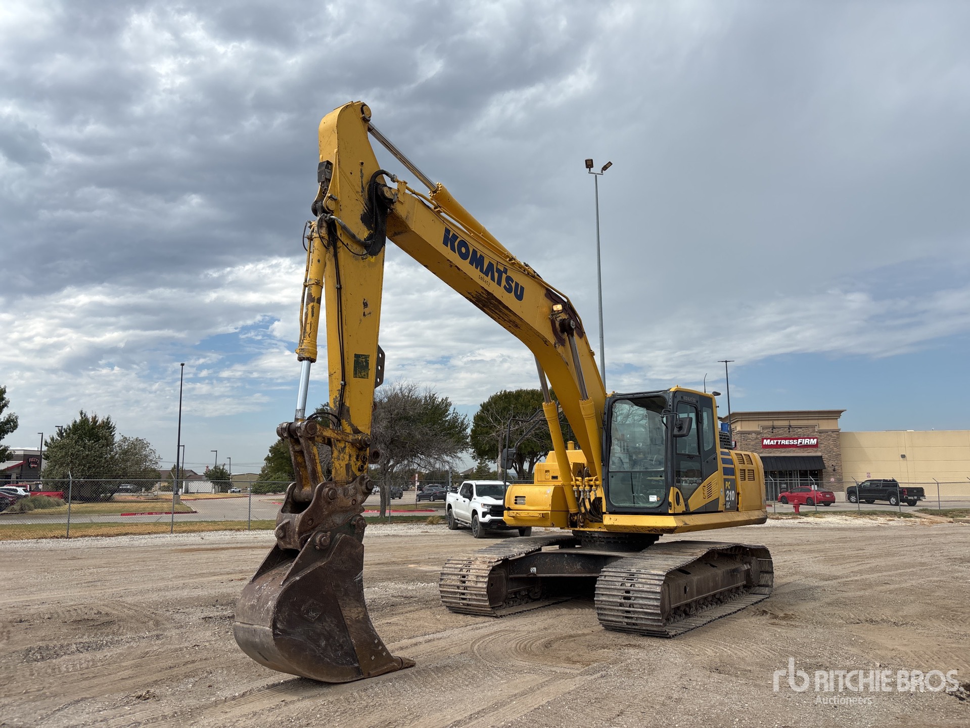 2017 Komatsu PC210LC-11