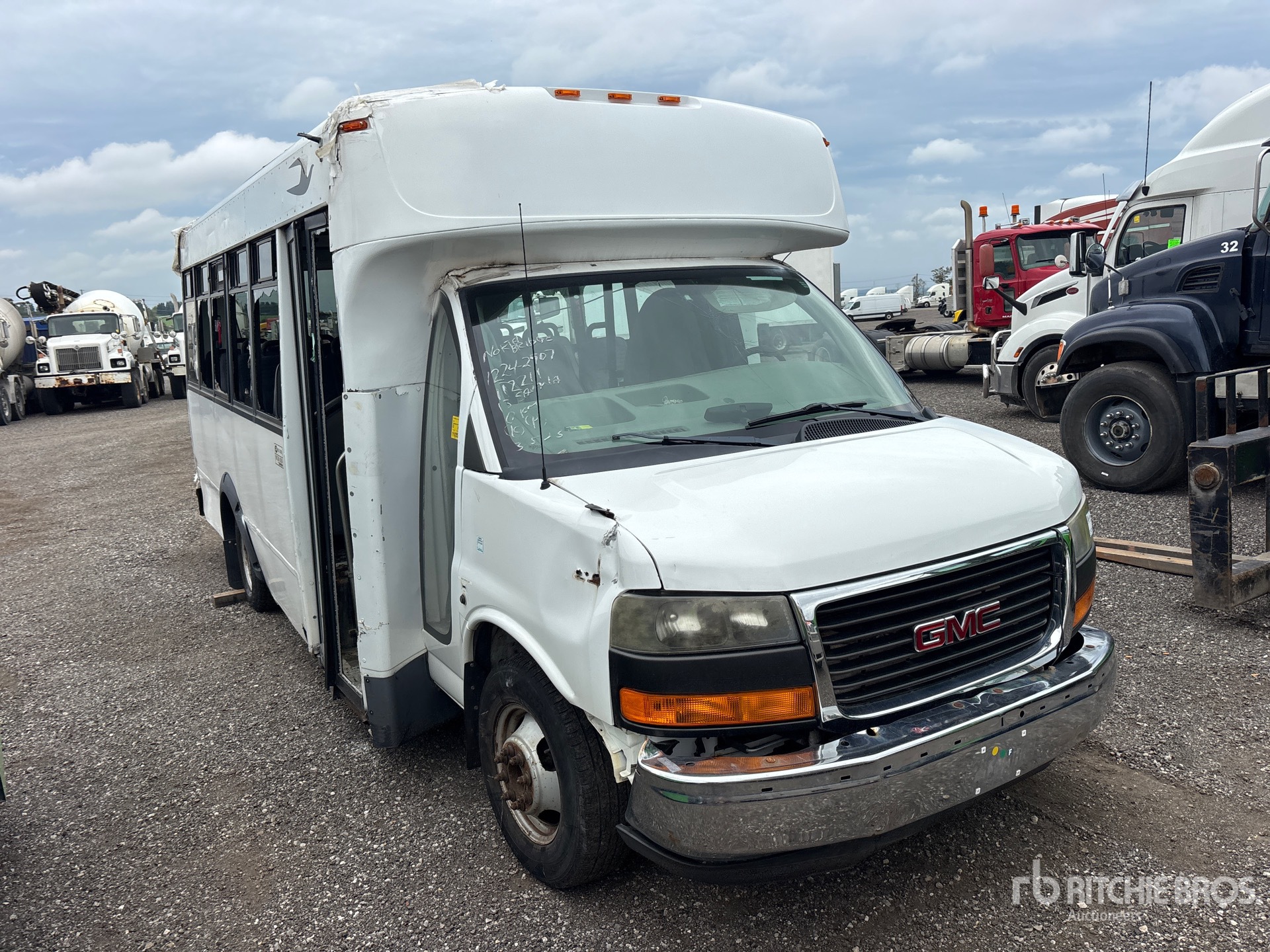 2013 GMC SAVANA G4500