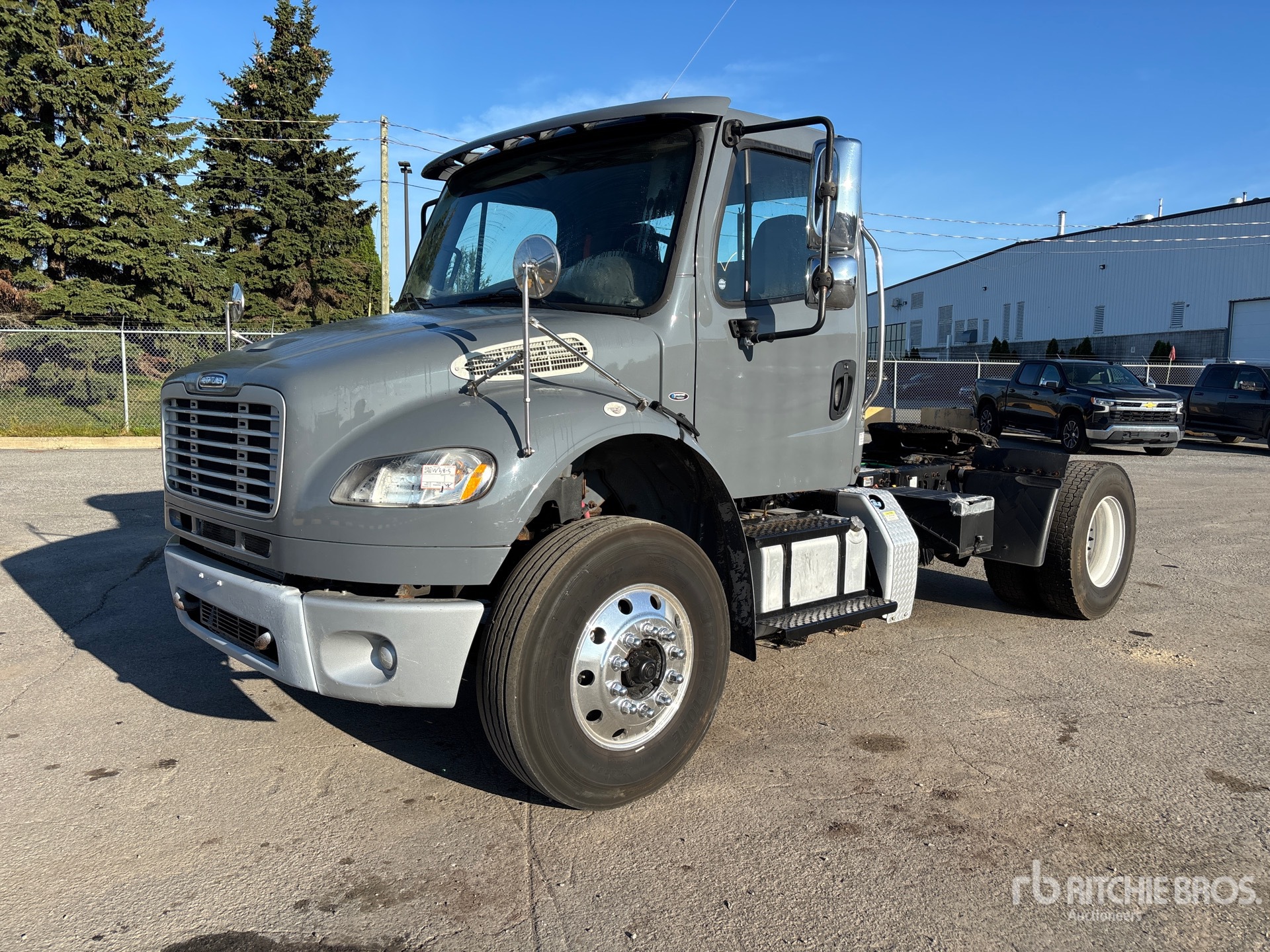 2019 Freightliner M2 106