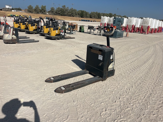 Crown WP3035-45 4500 lb Electric Pallet Jack
