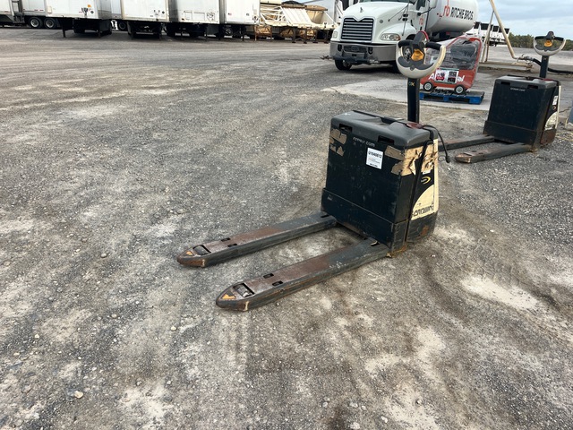 Crown WP3035-45 4500 lb Electric Pallet Jack Crown WP3035-45 4500 lb Electric Pallet Jack