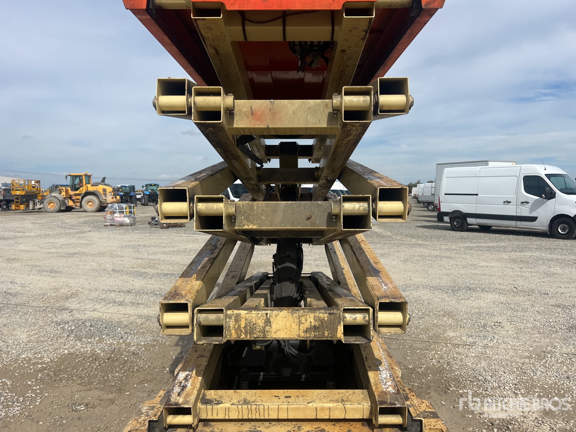 2016 JLG 3246ES