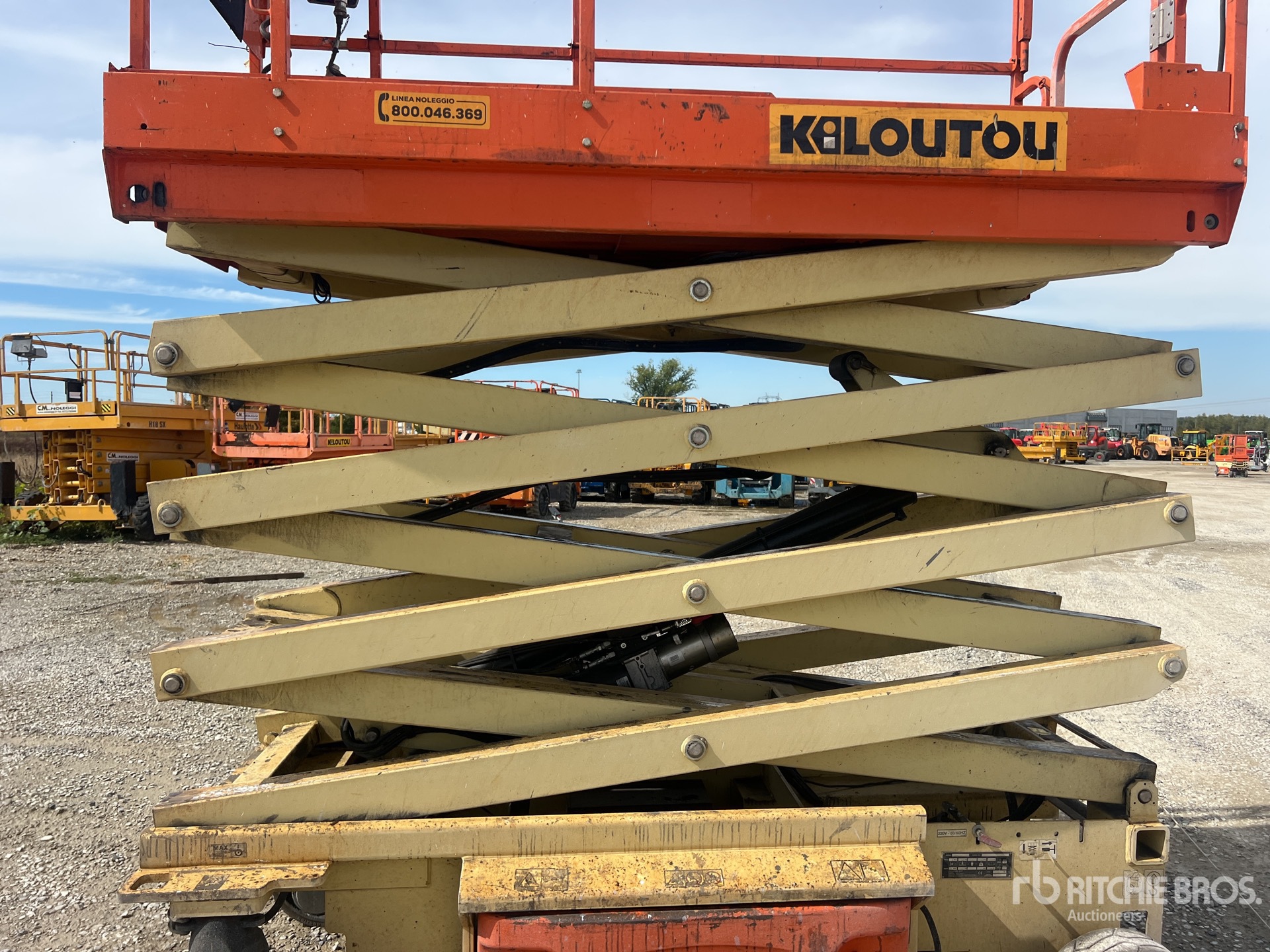2016 JLG 3246ES