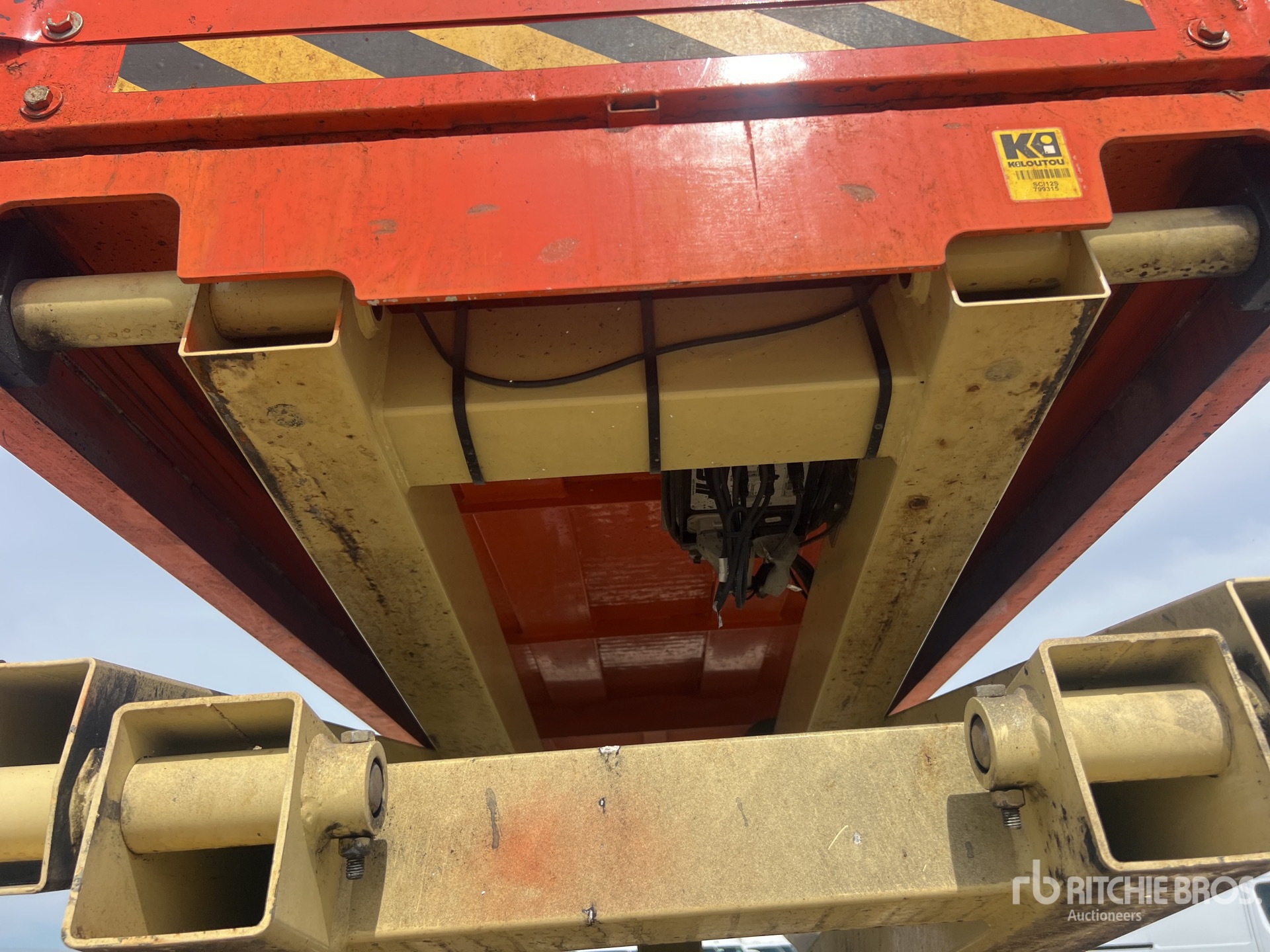 2016 JLG 3246ES