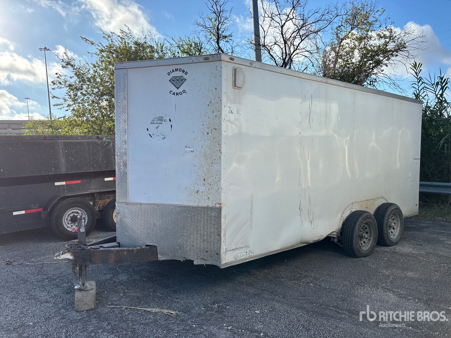 Photo of 2020 Diamond 17 ft T/A