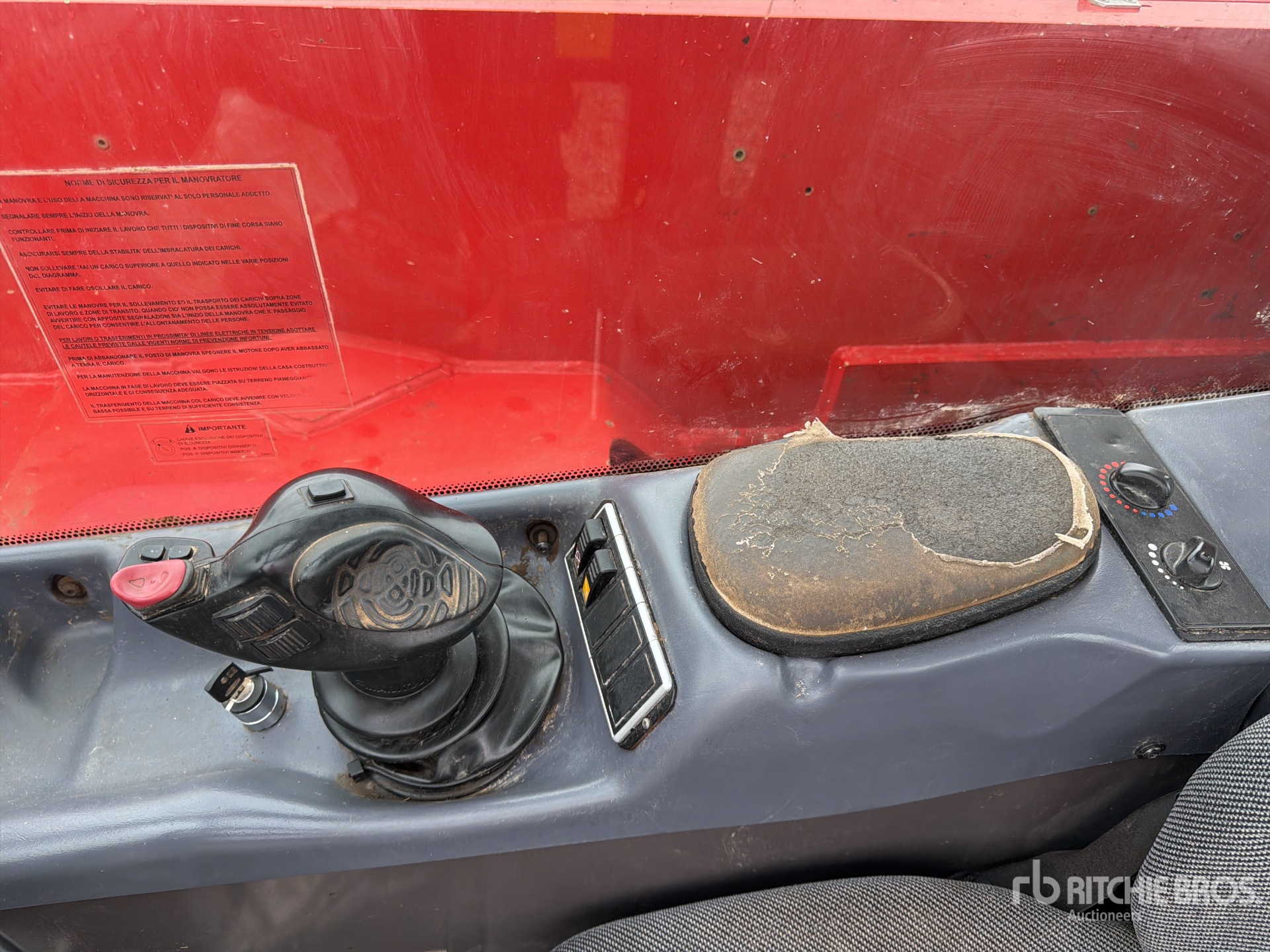 2014 Manitou MVT729