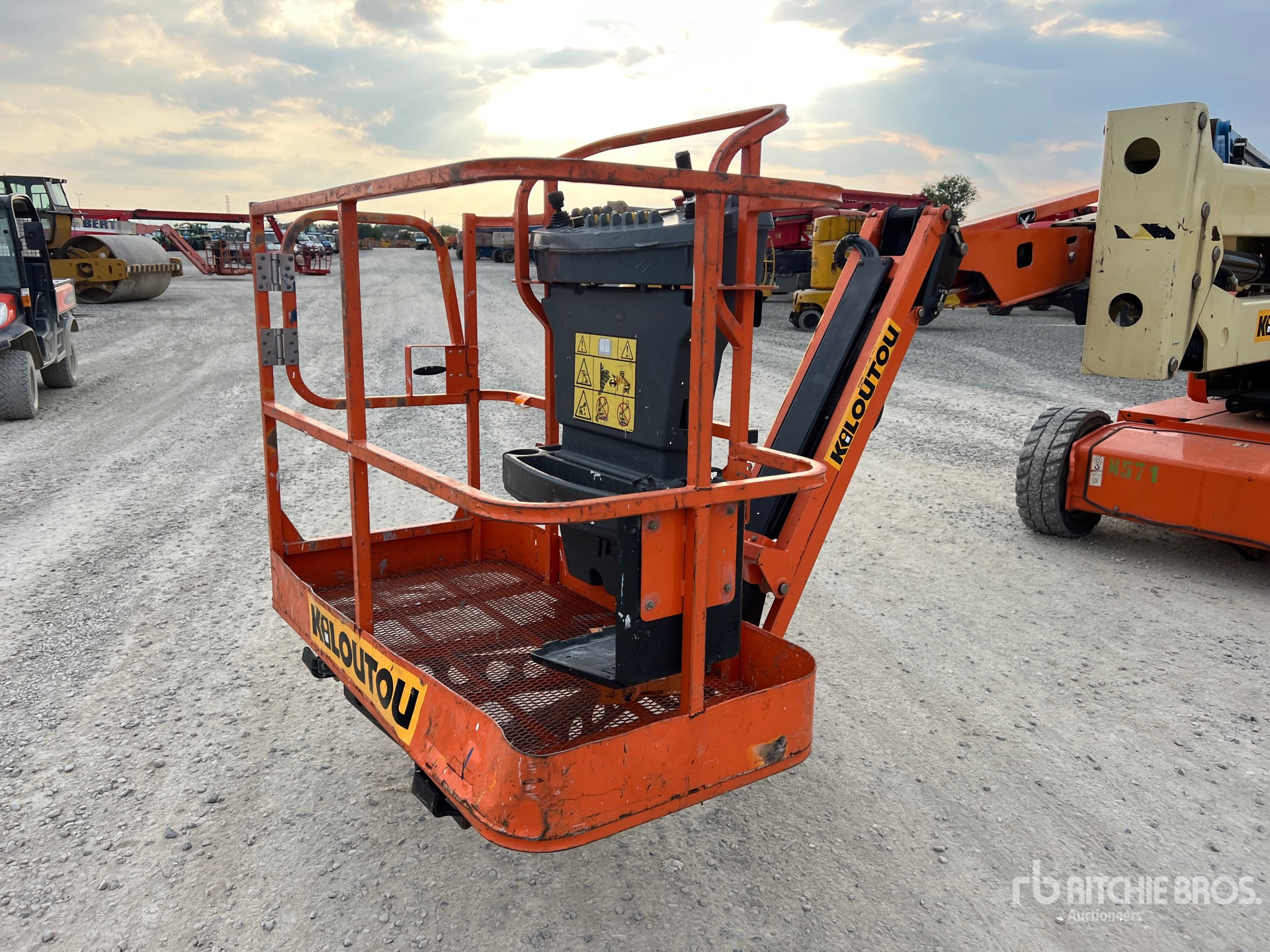 2015 JLG 450AJ SERIES LL
