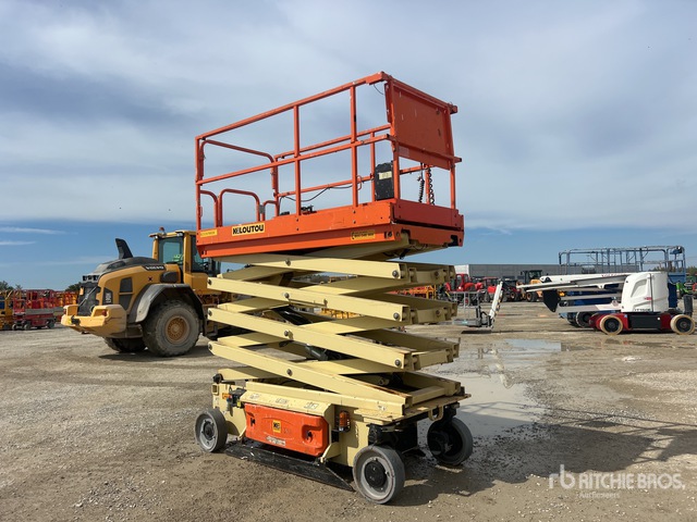 2015 JLG 3246 Scissor Lift