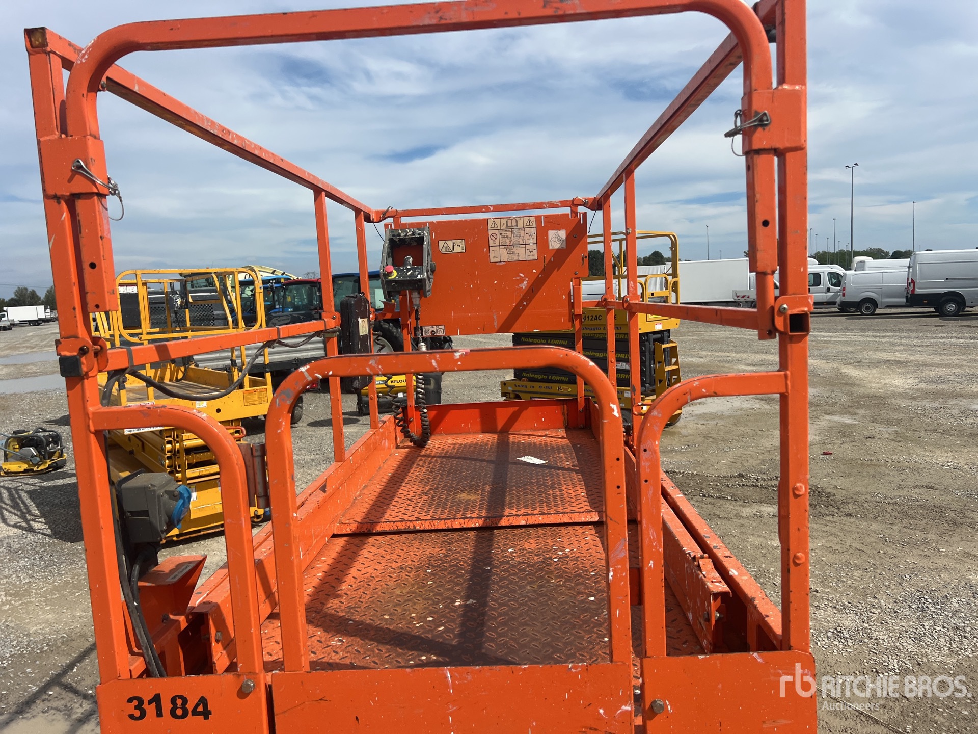 2015 JLG 3246