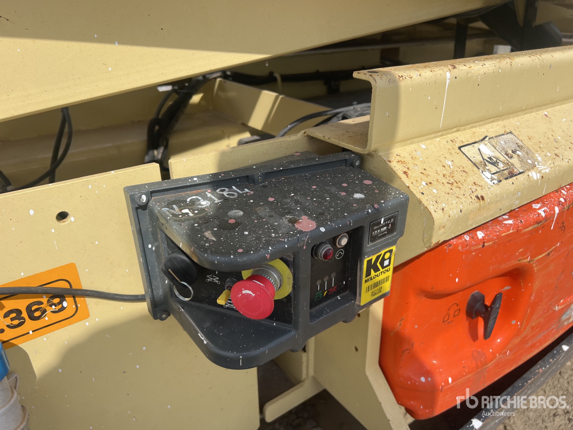 2015 JLG 3246