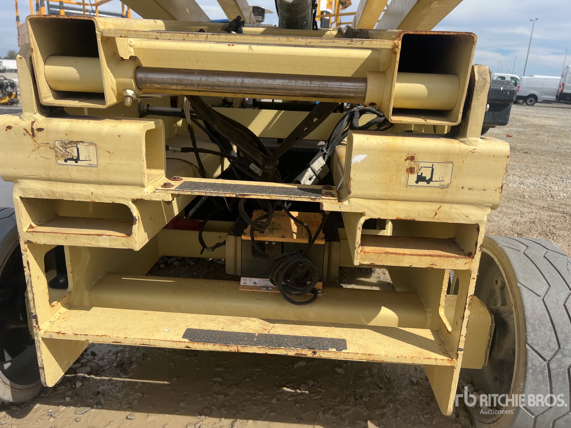 2015 JLG 3246