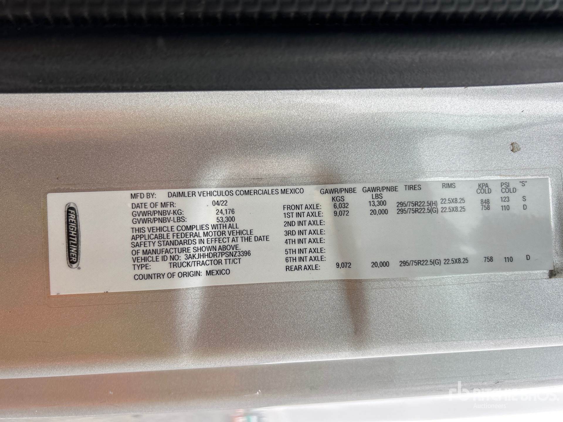 2023 Freightliner CASCADIA 126