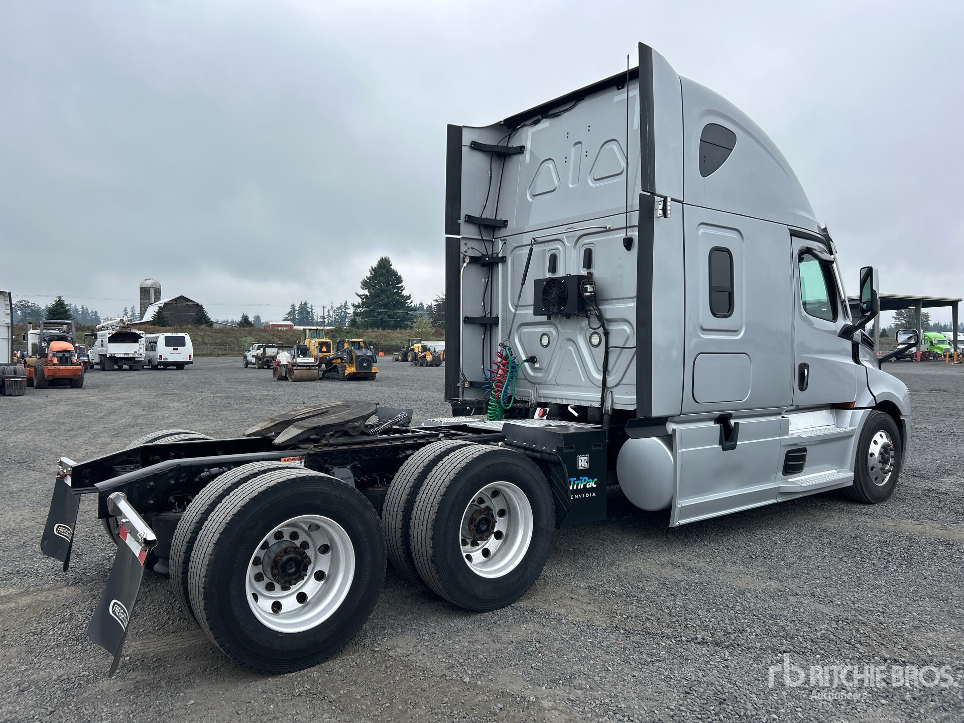 2023 Freightliner CASCADIA 126