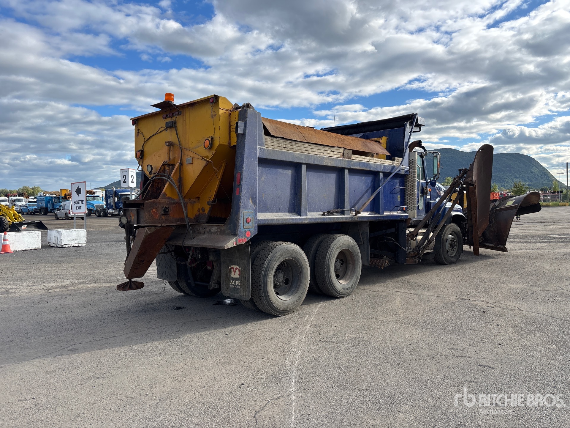 2003 International 5500