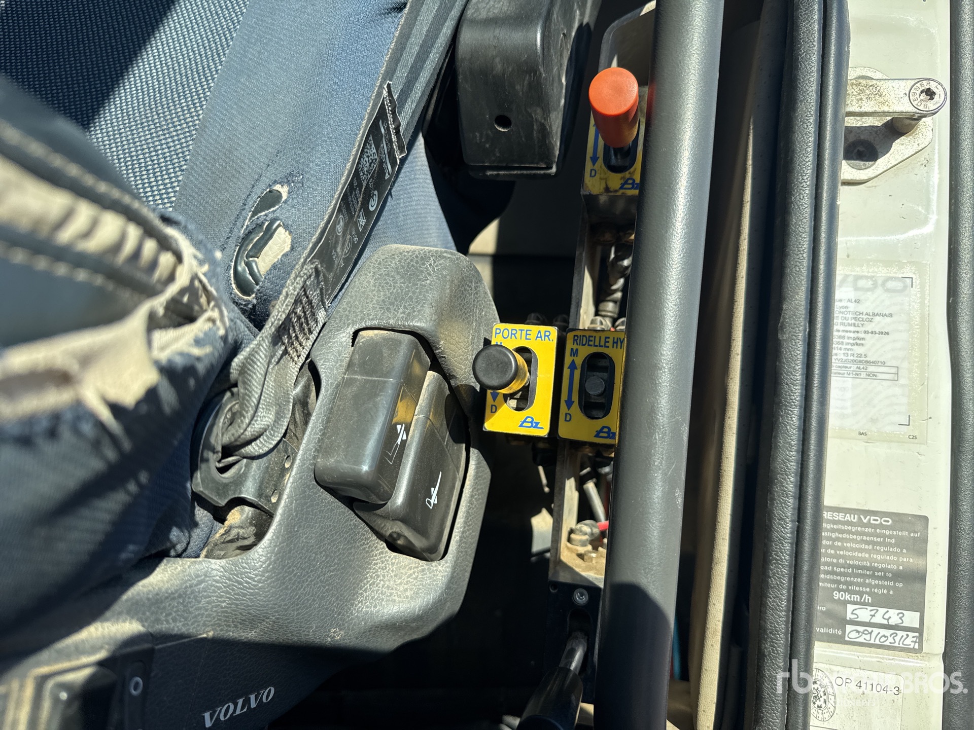 2012 Volvo FMX460