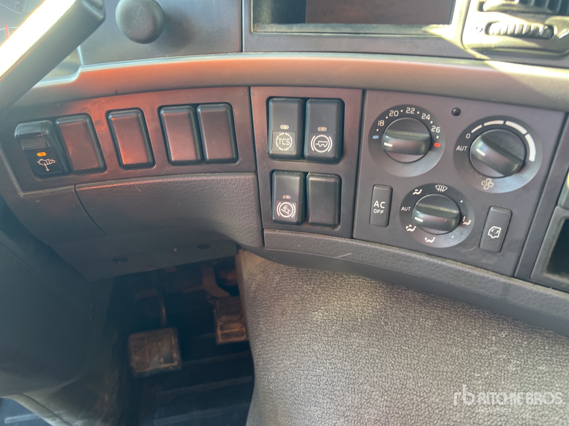 2013 Volvo FMX460