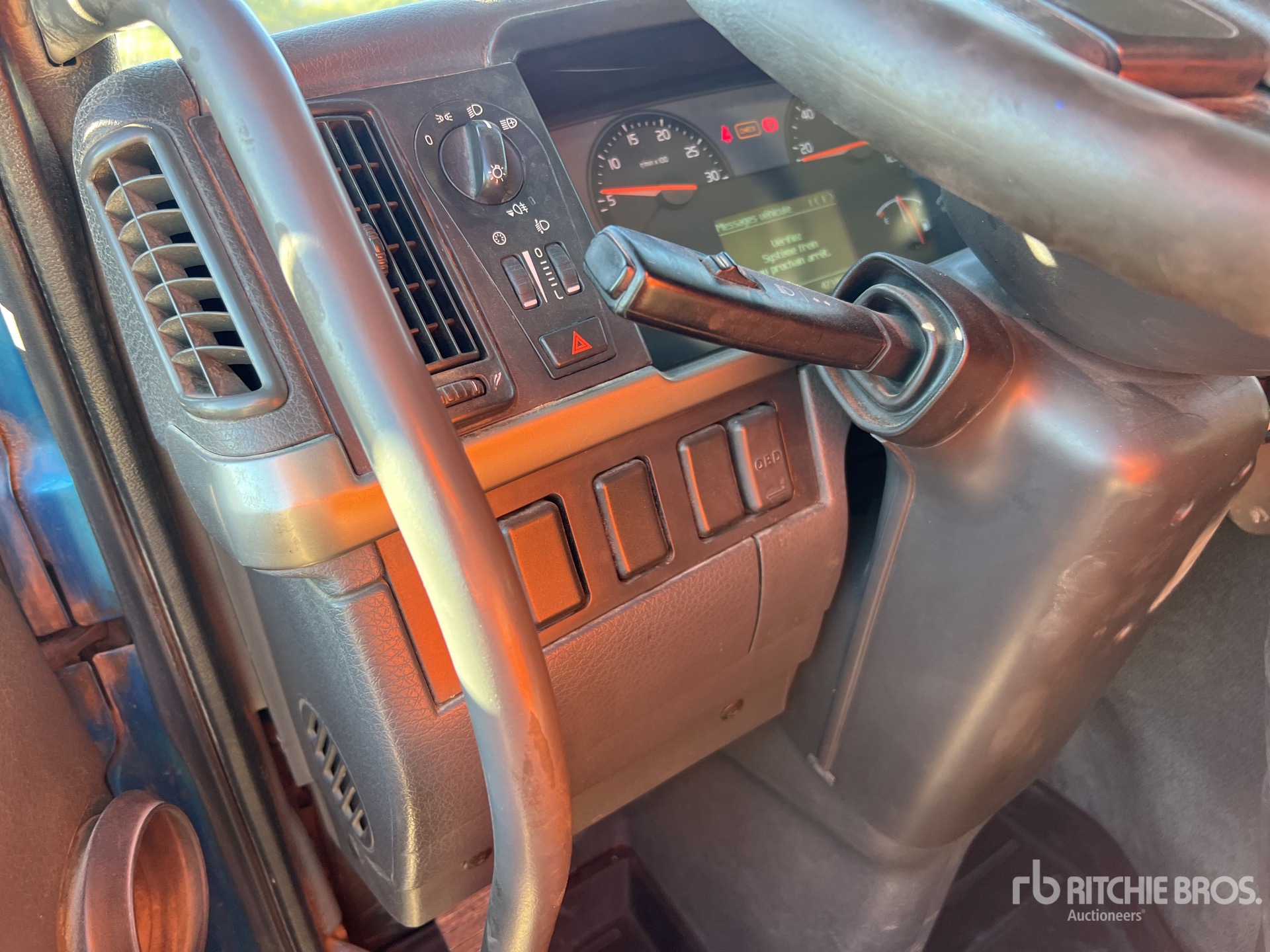 2013 Volvo FMX460