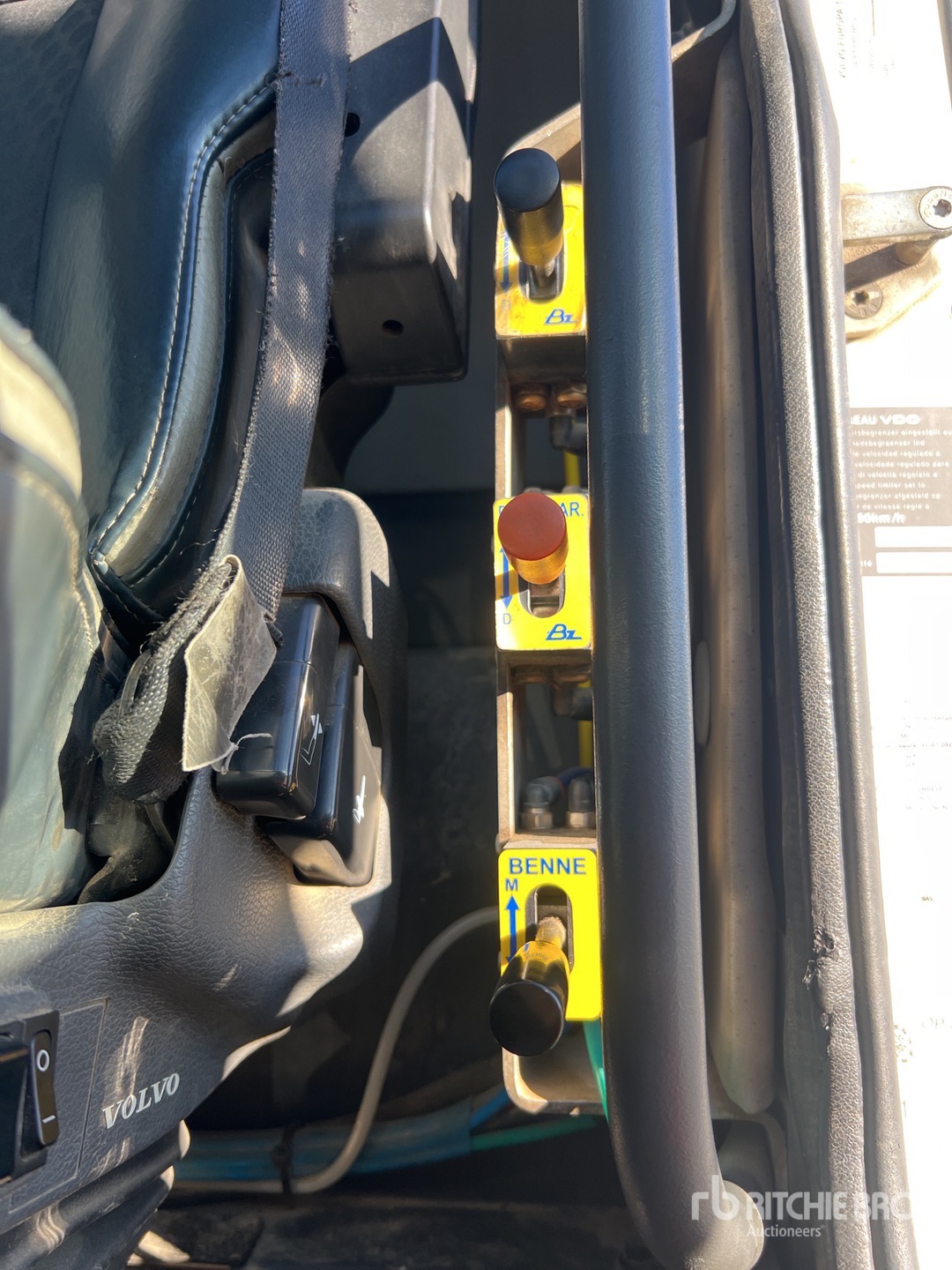 2011 Volvo FMX460