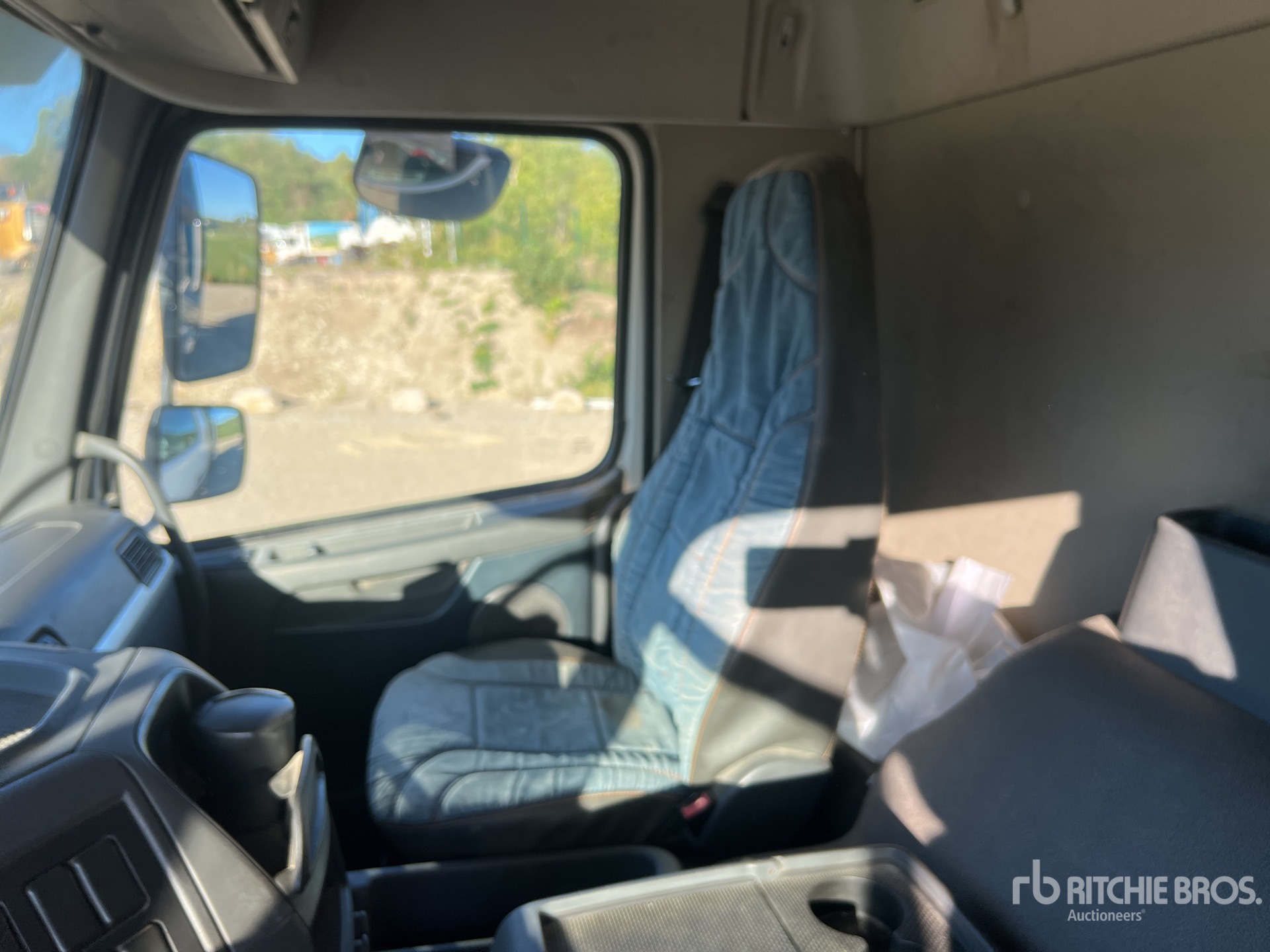 2011 Volvo FMX460