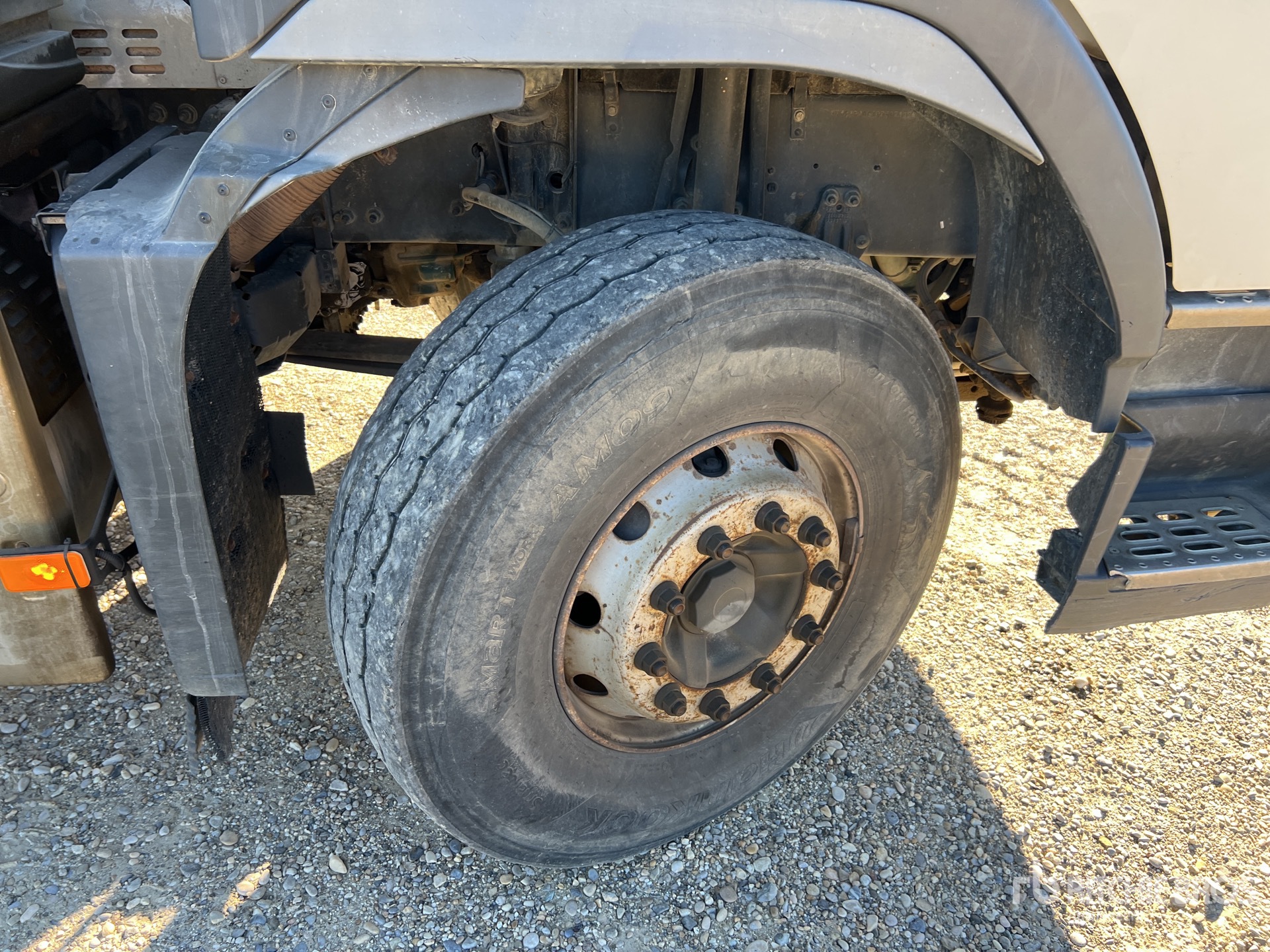 2011 Volvo FMX460