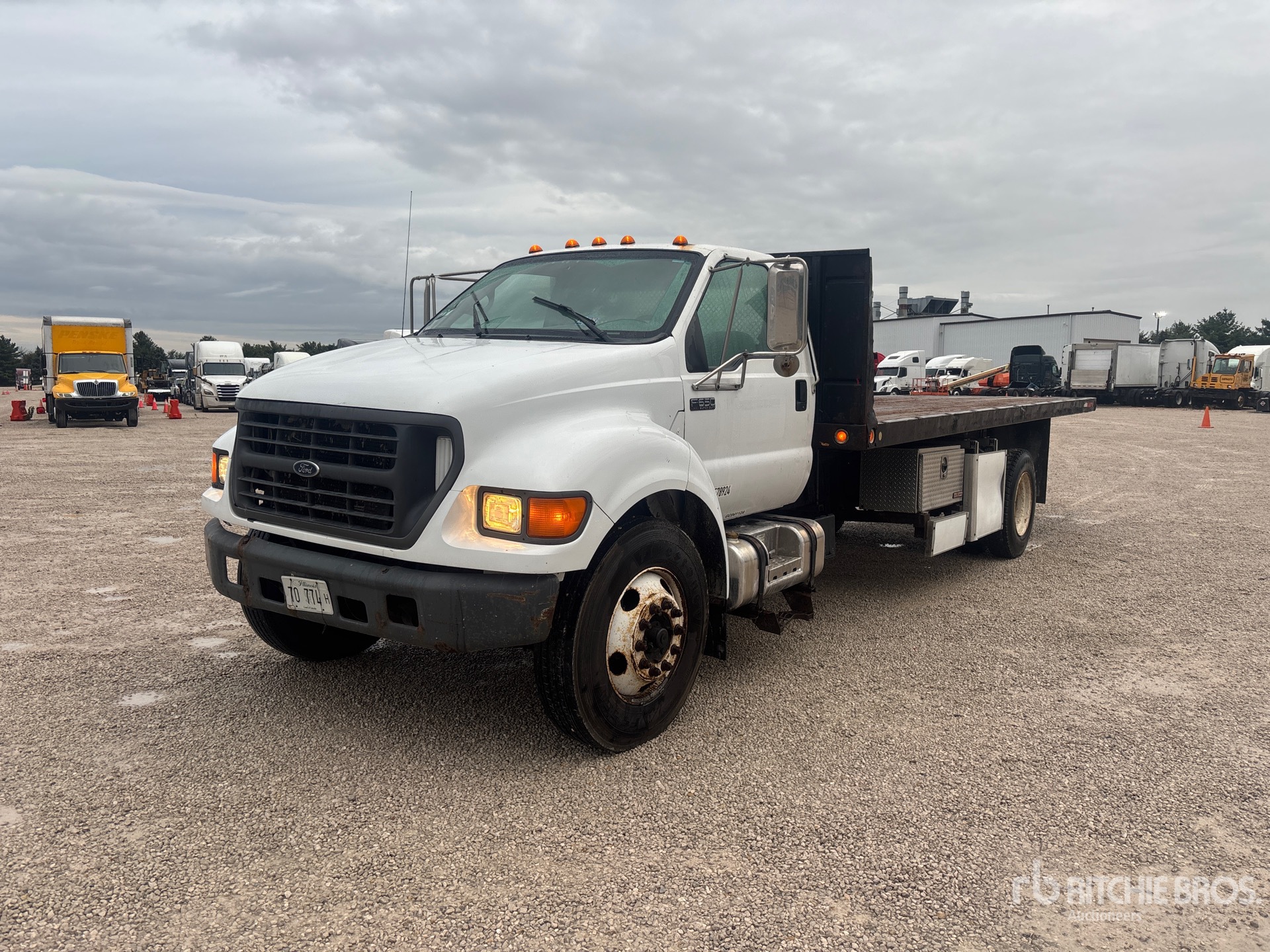 2000 Ford F-650