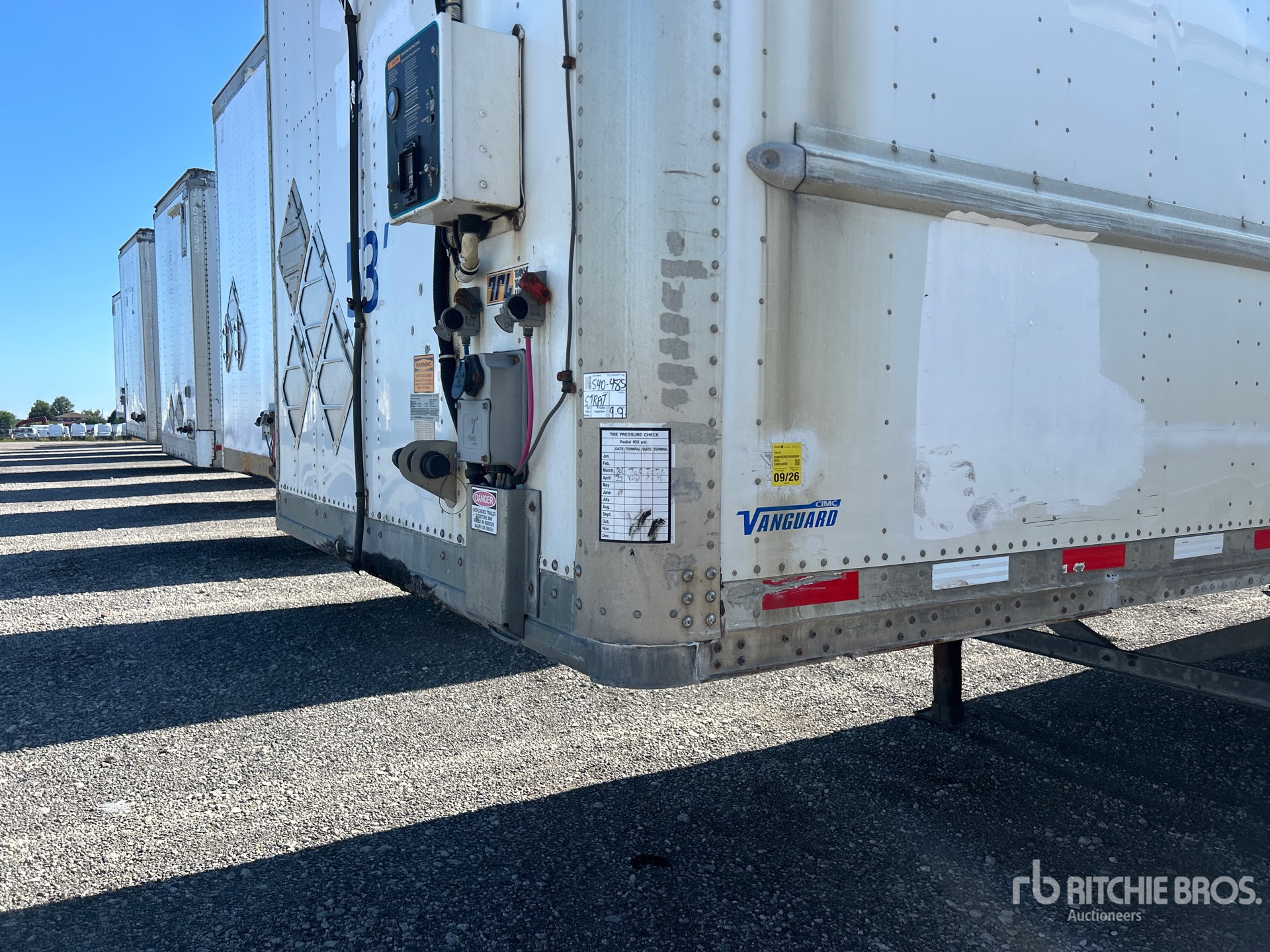 2015 Vanguard 53 ft x 102 in Tri/A Heated