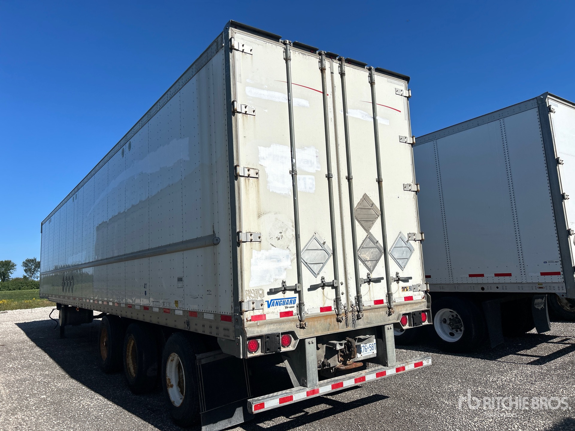 2015 Vanguard 53 ft x 102 in Tri/A Heated