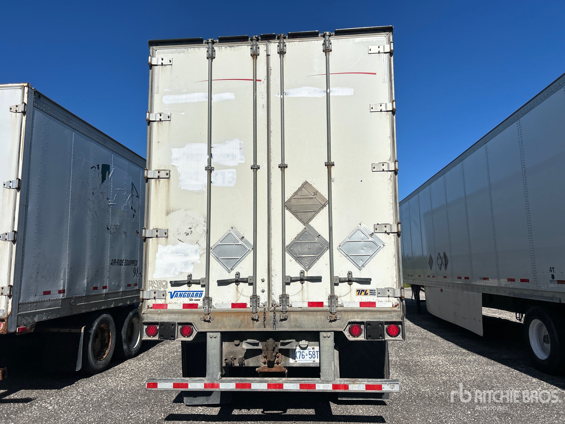 2015 Vanguard 53 ft x 102 in Tri/A Heated