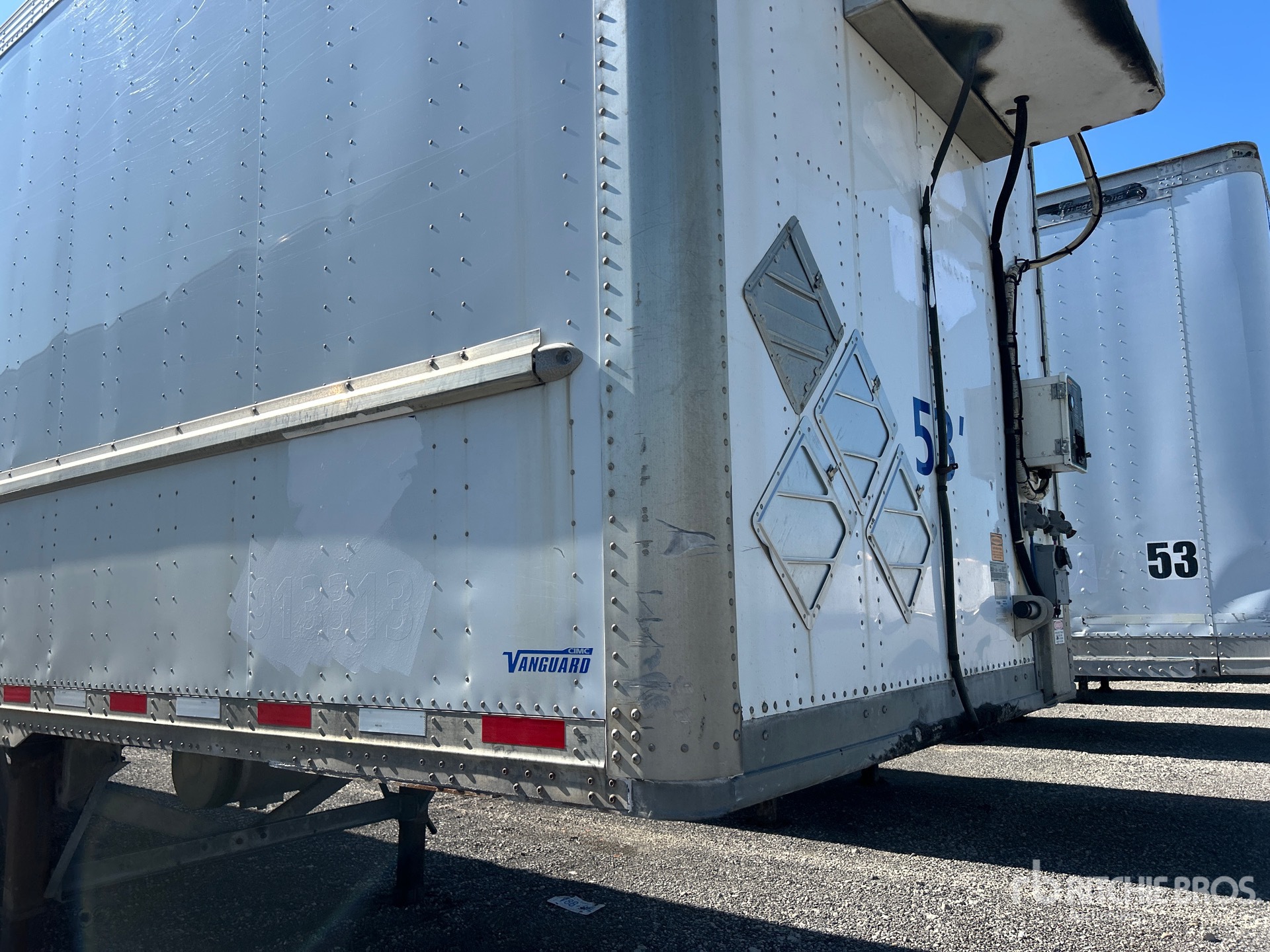 2015 Vanguard 53 ft x 102 in Tri/A Heated