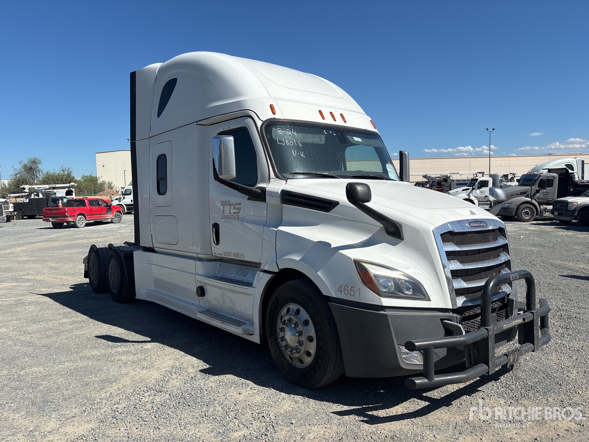 2020 Freightliner CASCADIA 126