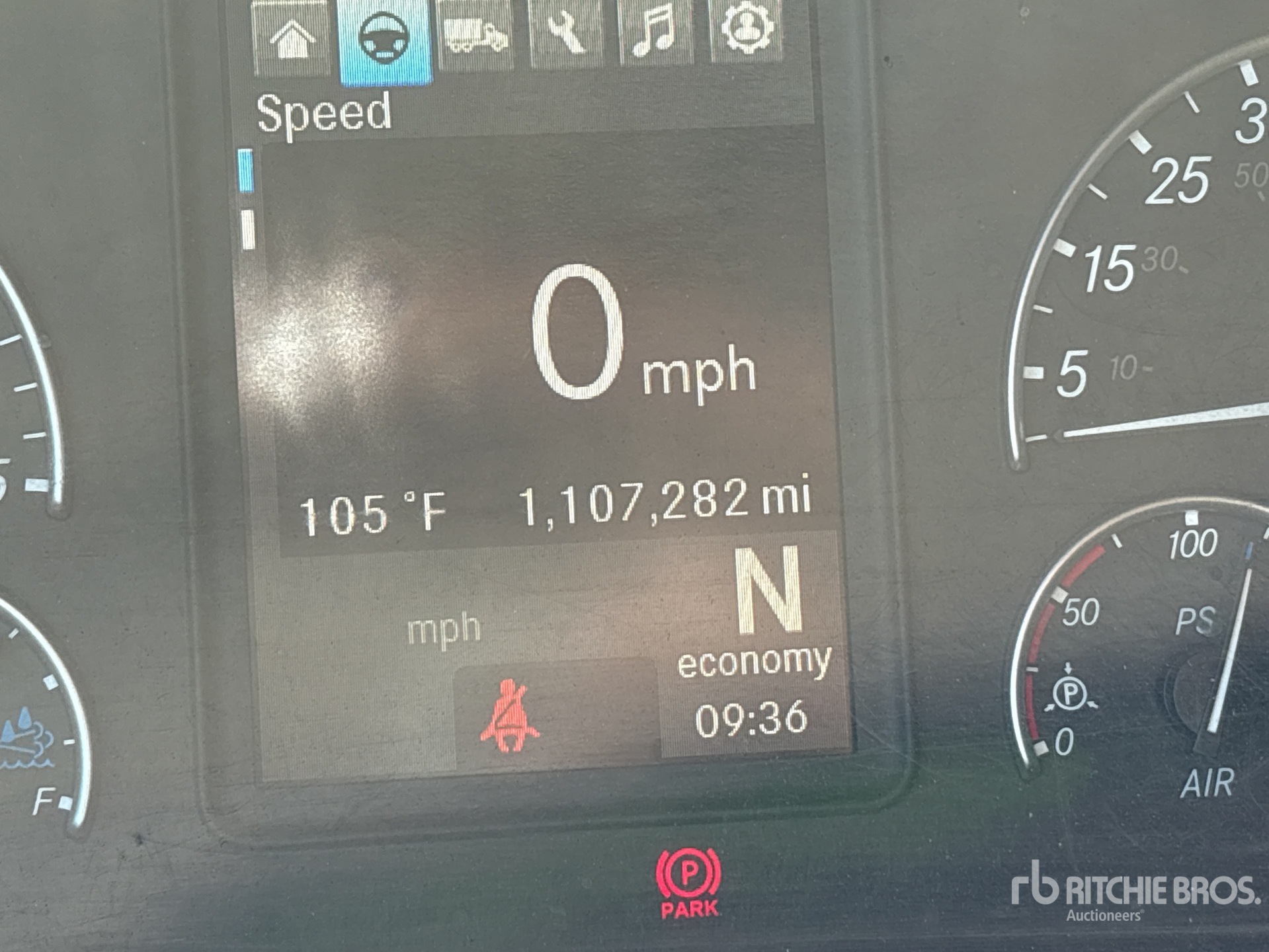 2020 Freightliner CASCADIA 126