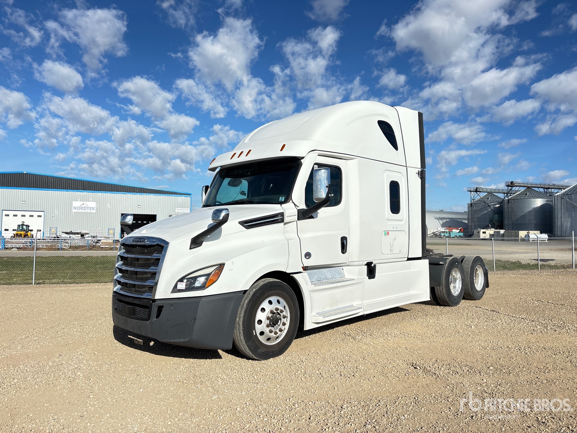 2022 Freightliner CASCADIA 126
