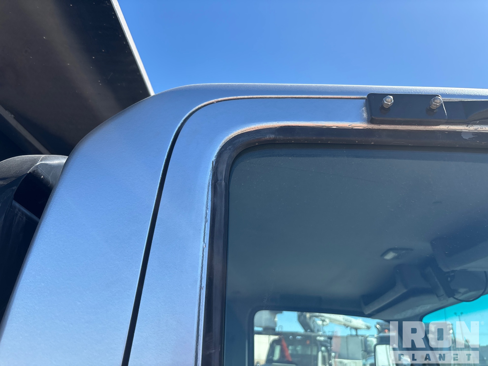 2018 Isuzu NRR