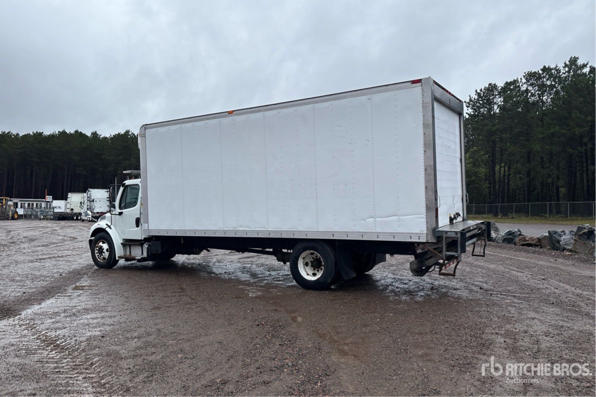 2019 Freightliner M2 106
