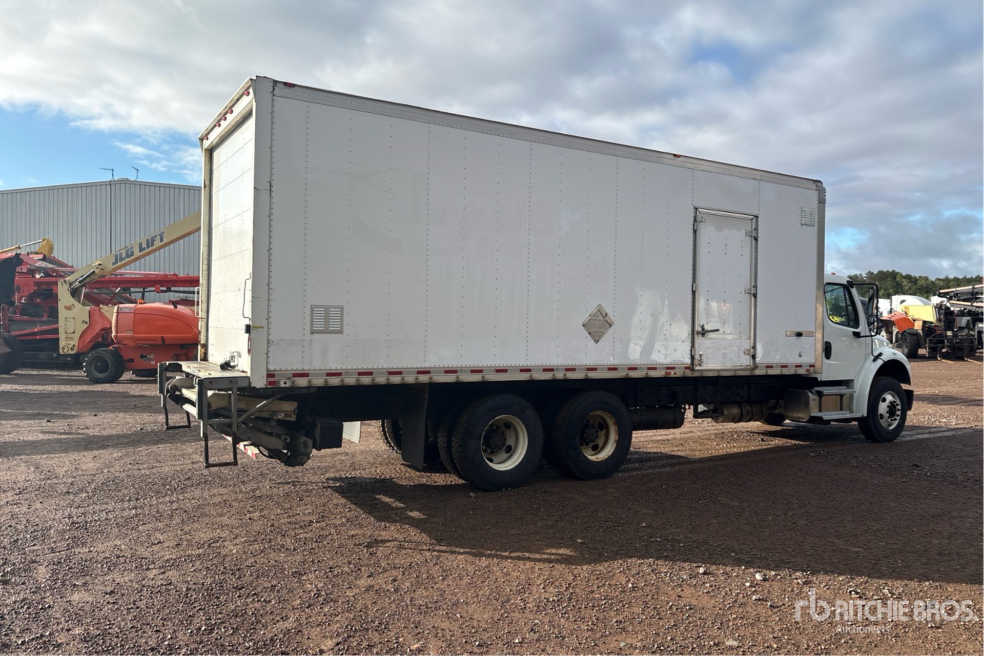 2018 Freightliner M2 106