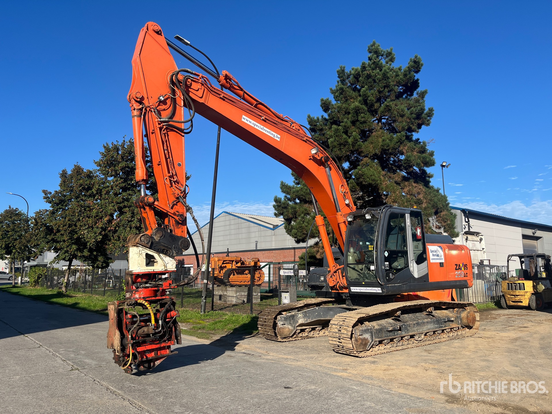 Photo of 2010 Hitachi ZX250LCN-3