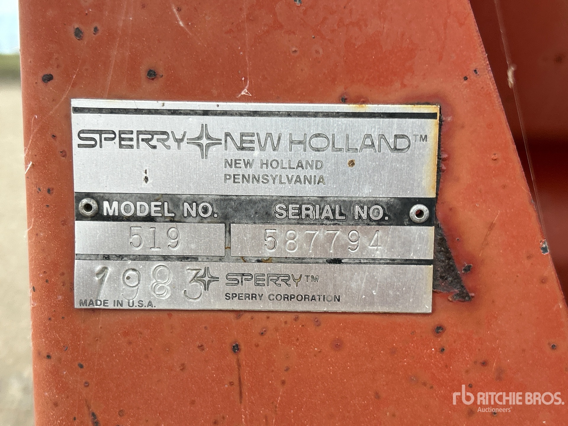 1983 New Holland 519
