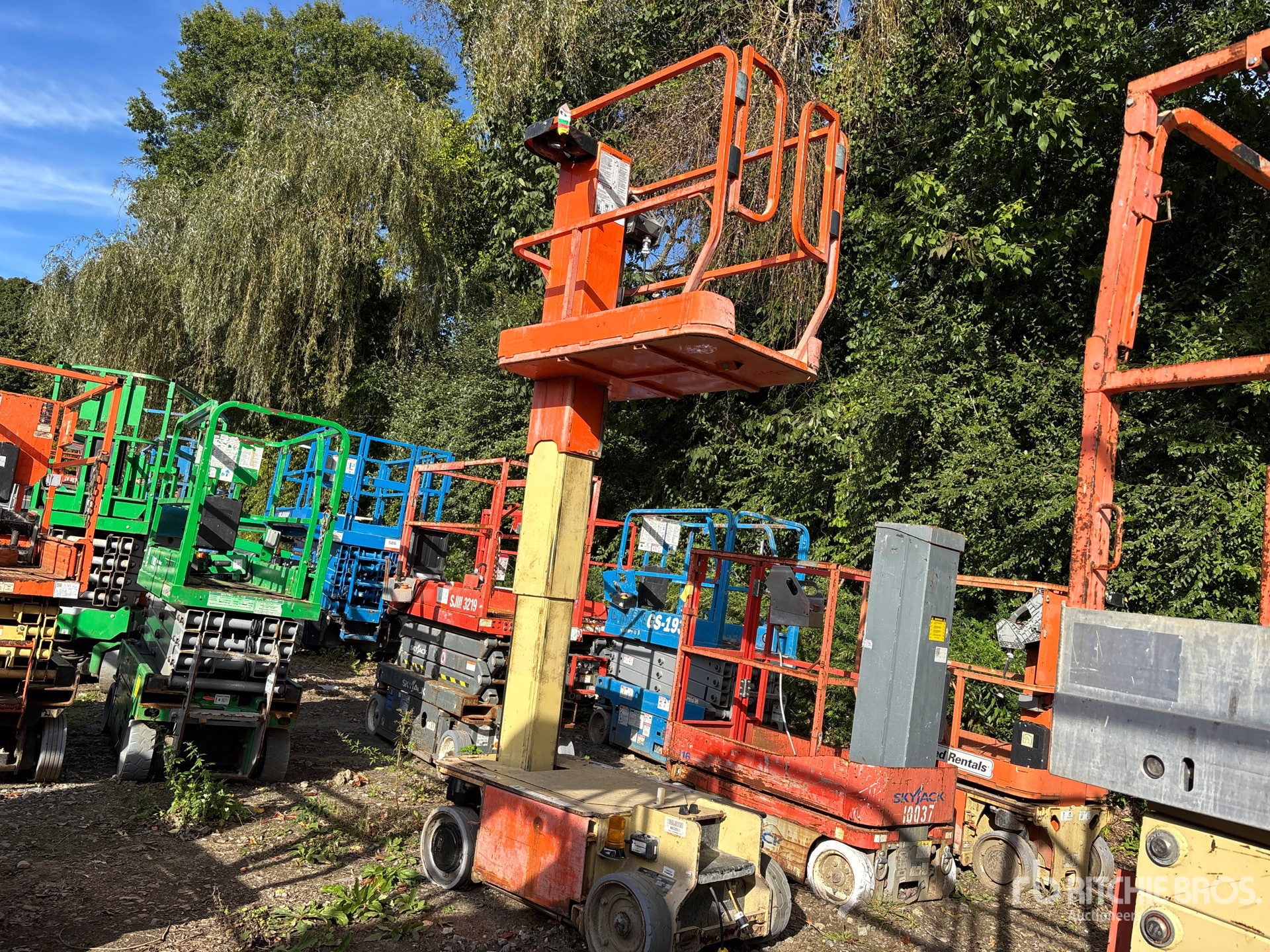 2013 JLG 1230ES