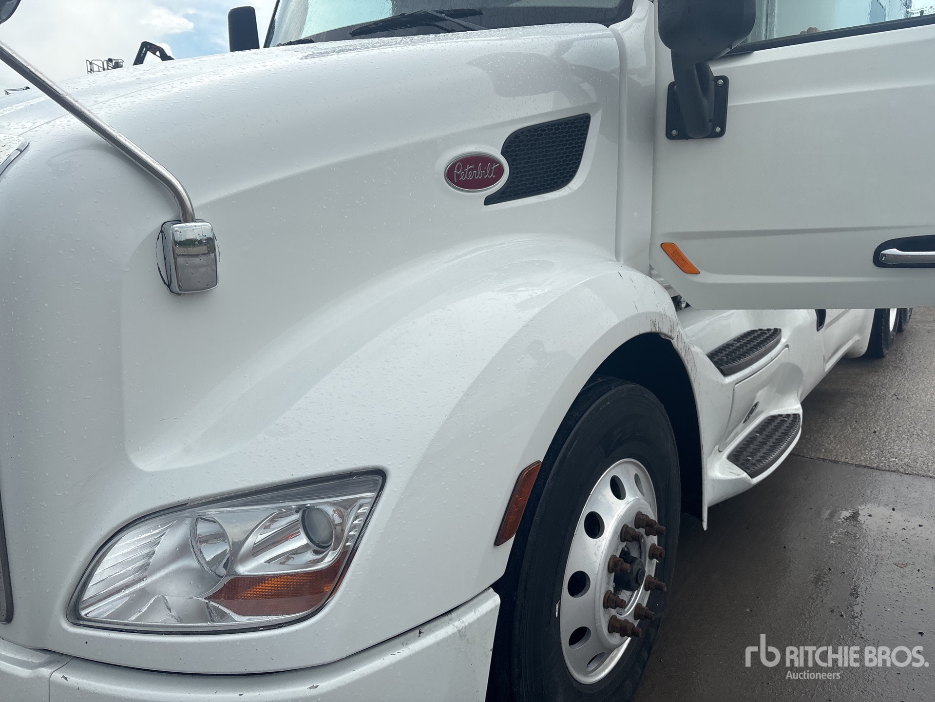2022 Peterbilt 579