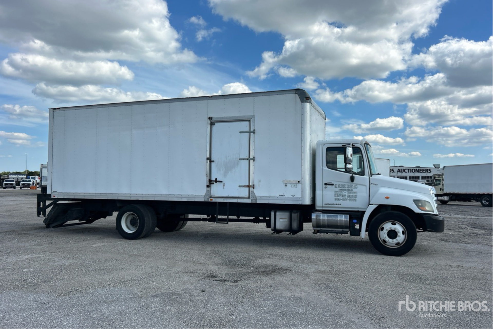 2016 Hino 268