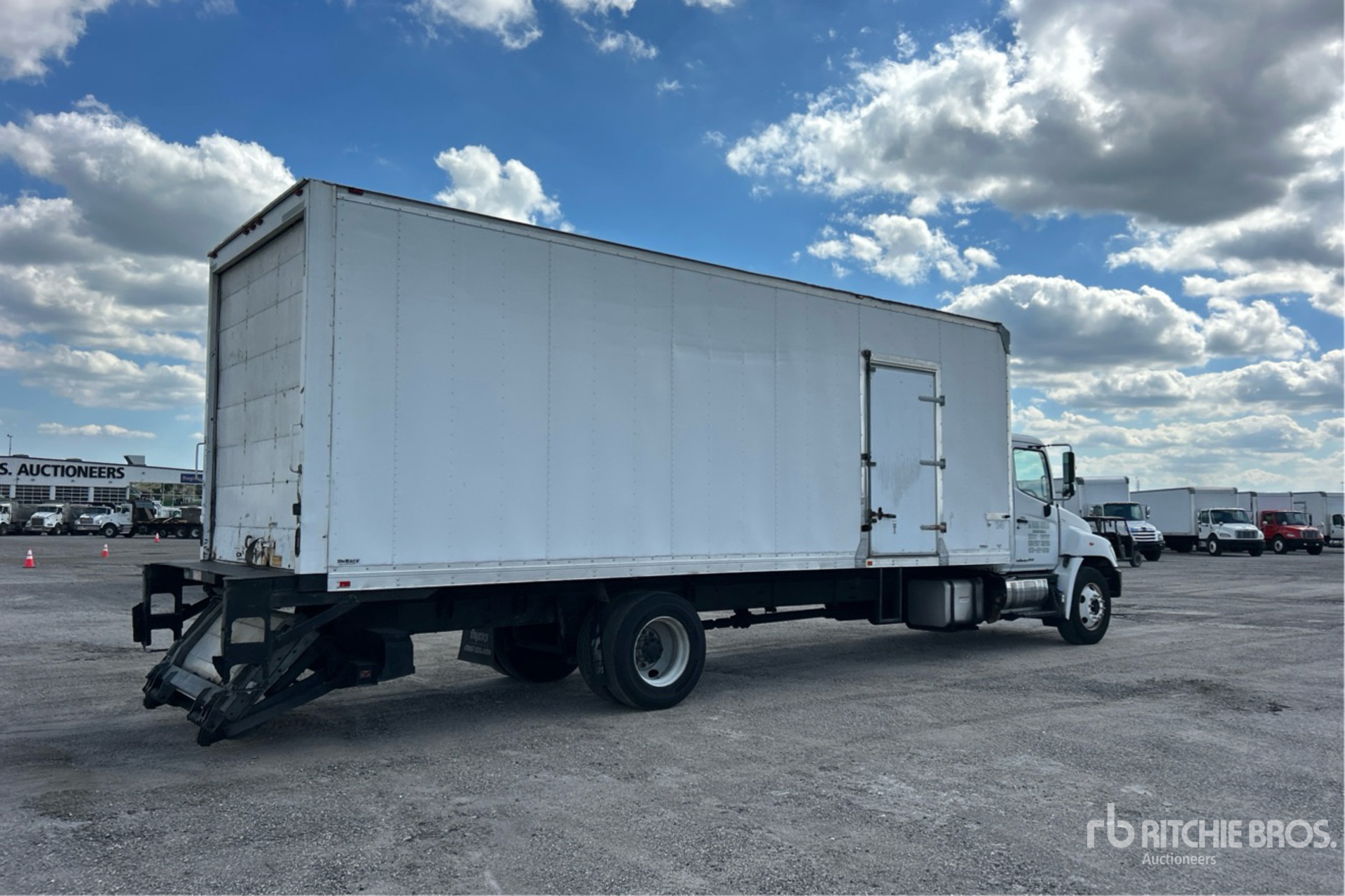 2016 Hino 268