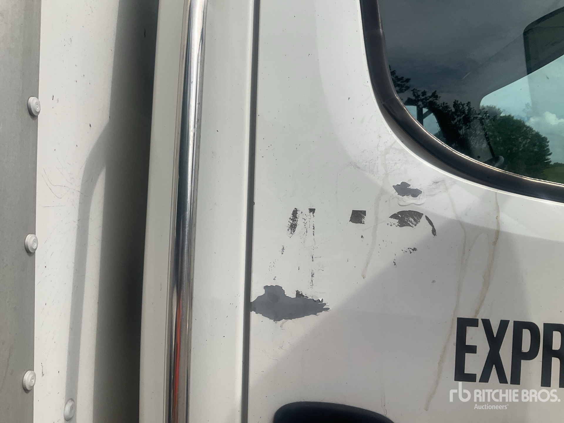 2018 Freightliner M2 106