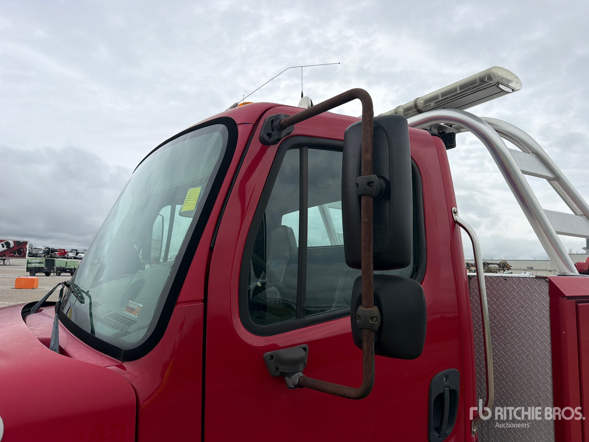 2007 Freightliner M2 106