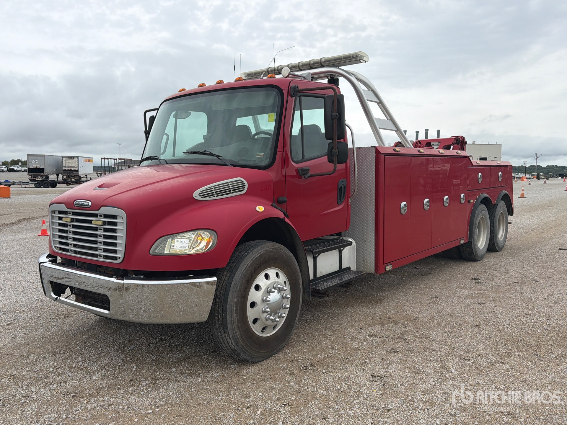 2007 Freightliner M2 106
