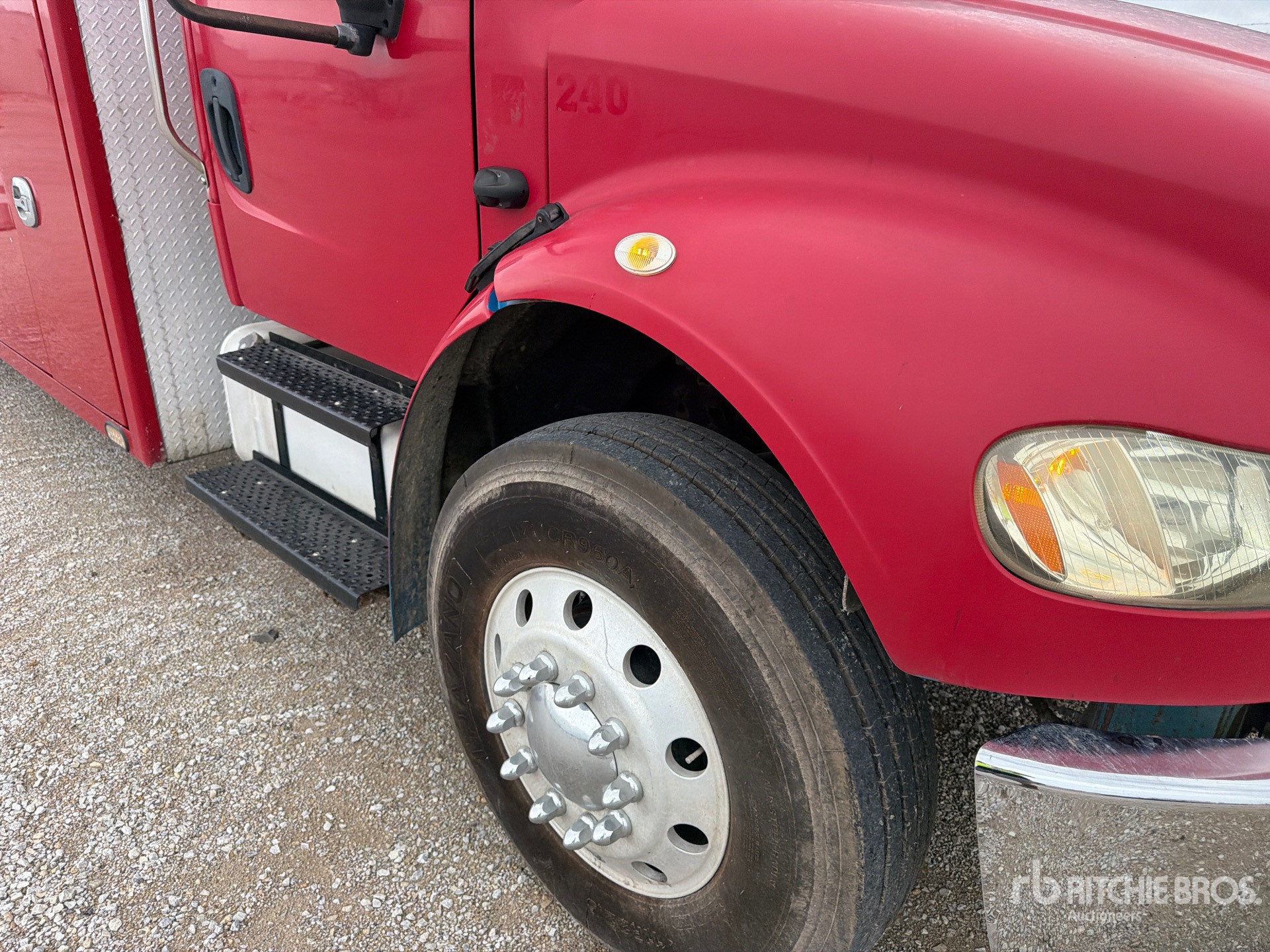 2007 Freightliner M2 106
